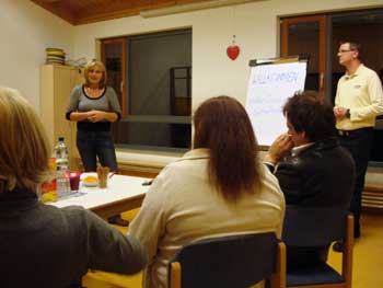 Petra Franetzki, Leiterin des DRK Familienzentrums Langeland, eröffnete den Infoabend